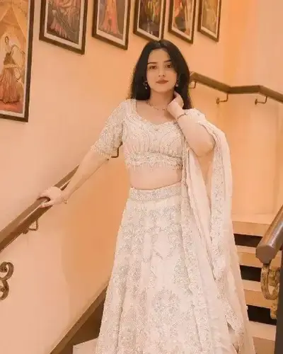 Escort Ghansaur